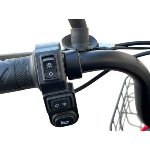 Bartamotor BM-16-KZ 48V 560W elektromos robogó