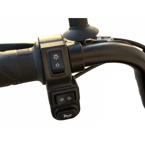 Bartamotor BM-18-OT 48V 560W elektromos robogó