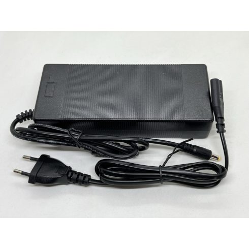 Töltő Li-ion 48V 2A kerek dugós